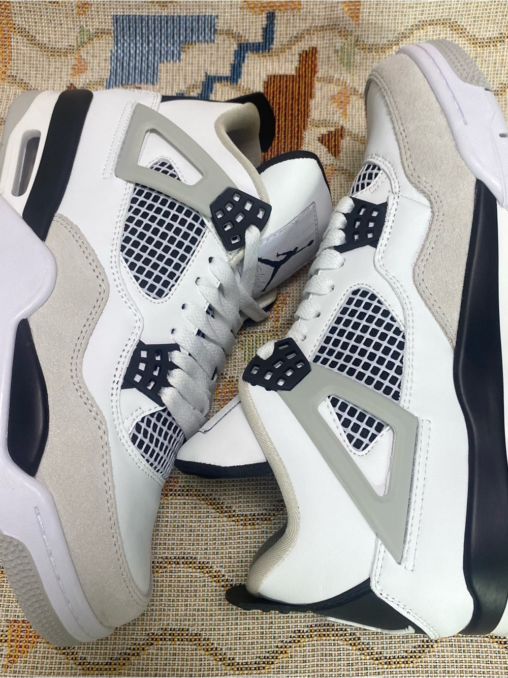 Jordan Men’s Sneakers in White and Light Gray - Picture 4 of 6
